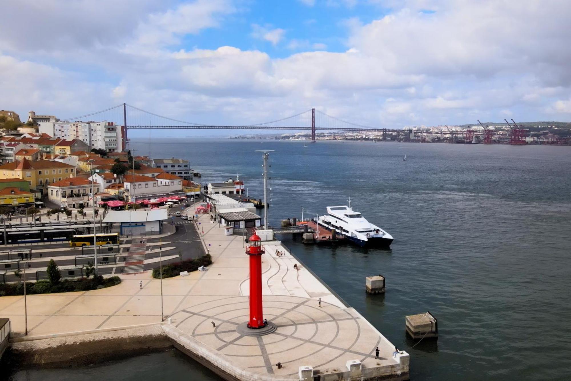 Cacilhas Riverview! Almada Ngoại thất bức ảnh